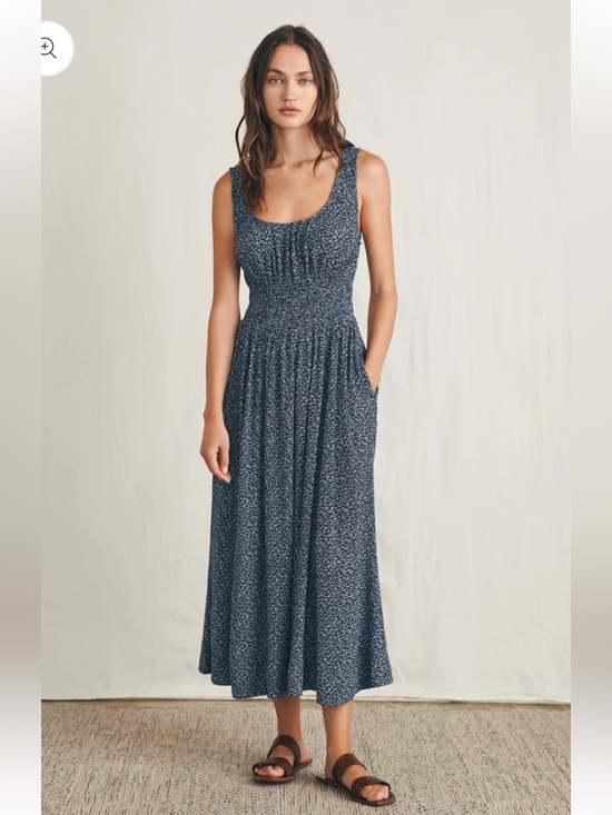 Faherty Dresses & Skirts - Faherty Sunseeker Midi Dress in Navy Riverton Ditsy Floral Small Beachy Boho EUC